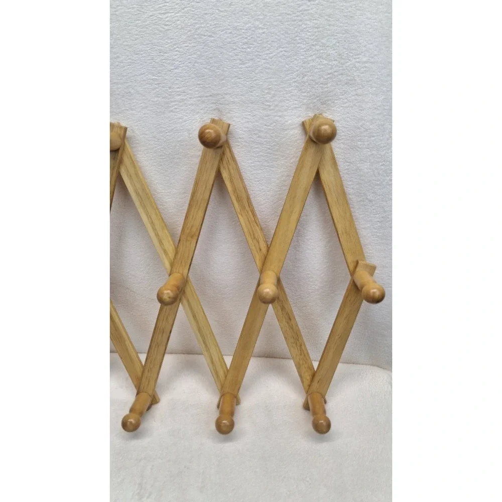 Light Wooden Accordion Wall Hanger Rack 13 Peg Expandable Folding Organizer